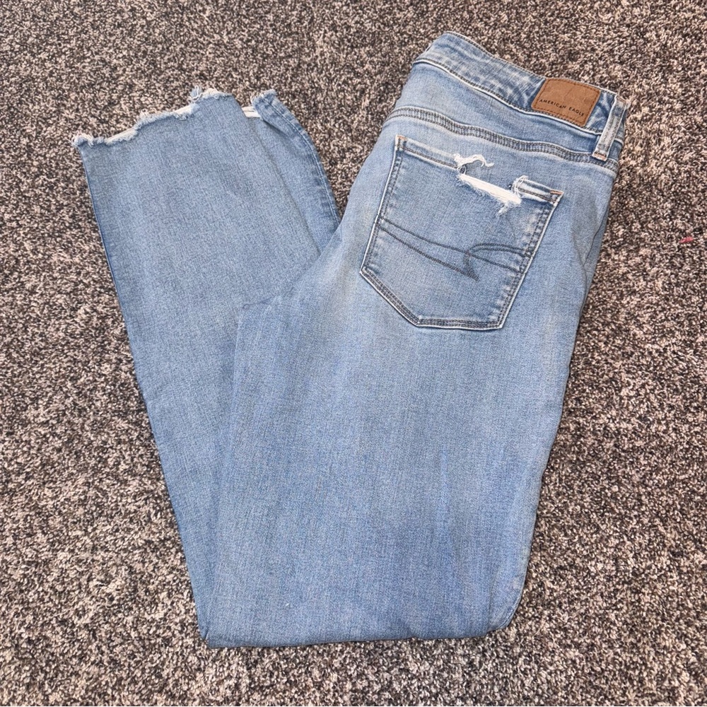 American Eagle Light Wash Distressed Skinny Jeans